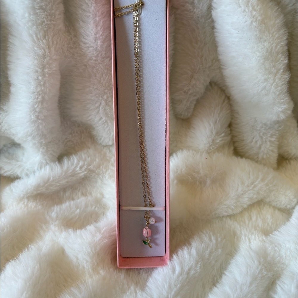 Elegant Gold and Pink Rose Necklace